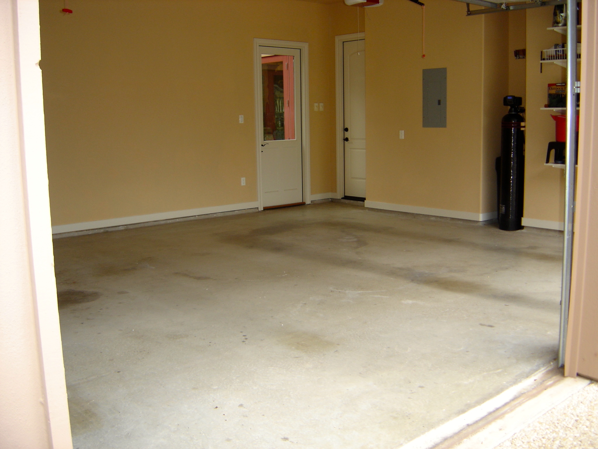 Garage floor before AmazaCrete coating